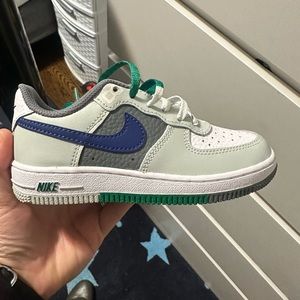 New Nike size 11 toddlers never worn